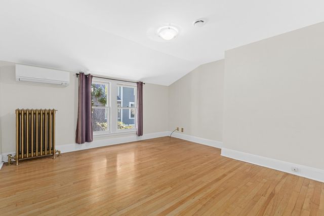 2150 Knapp Street, Saint Paul, MN 55108