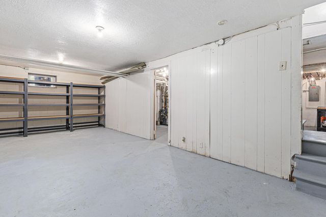 2150 Knapp Street, Saint Paul, MN 55108