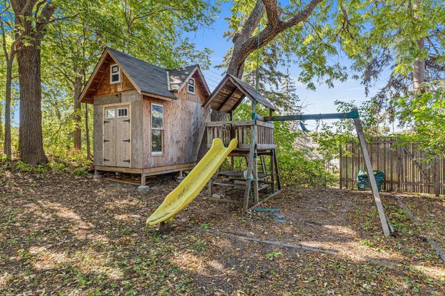 2150 Knapp Street, Saint Paul, MN 55108