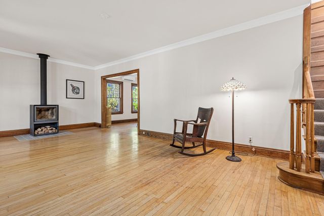 2150 Knapp Street, Saint Paul, MN 55108