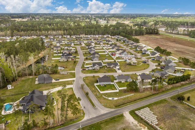 142 Corbin Tanner Dr., Conway, SC 29527