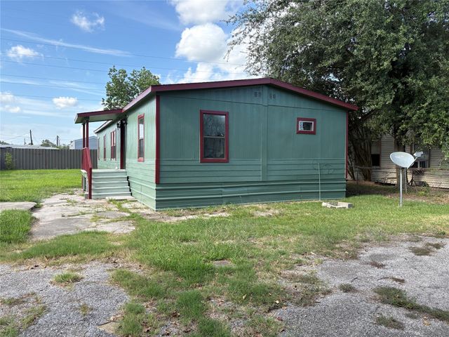 16211 N Shore Drive, Channelview, TX 77530