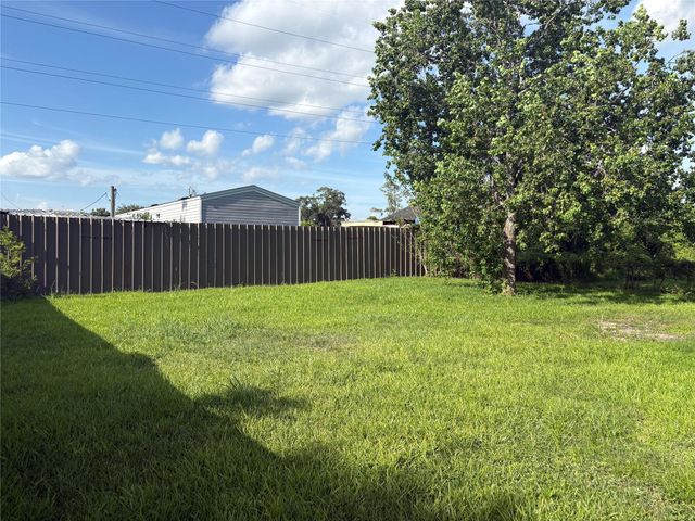 16211 N Shore Drive, Channelview, TX 77530