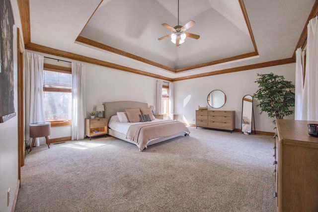 4825 S Sydney Avenue, Springfield, MO 65810