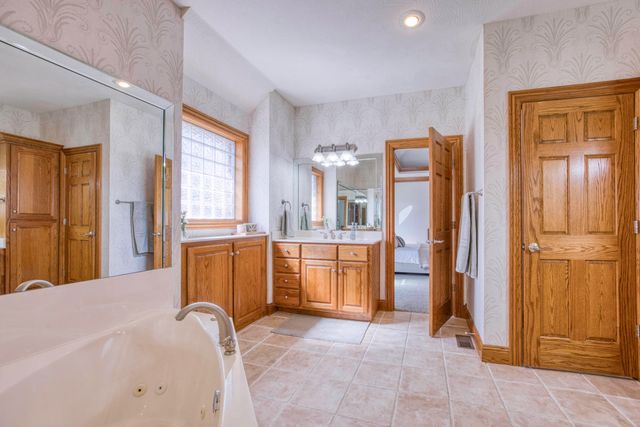 4825 S Sydney Avenue, Springfield, MO 65810