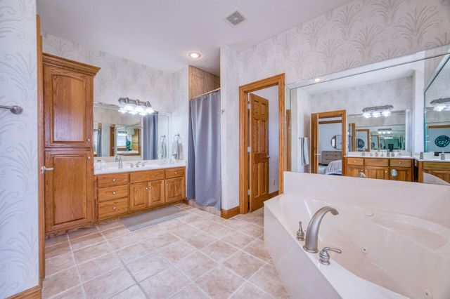 4825 S Sydney Avenue, Springfield, MO 65810