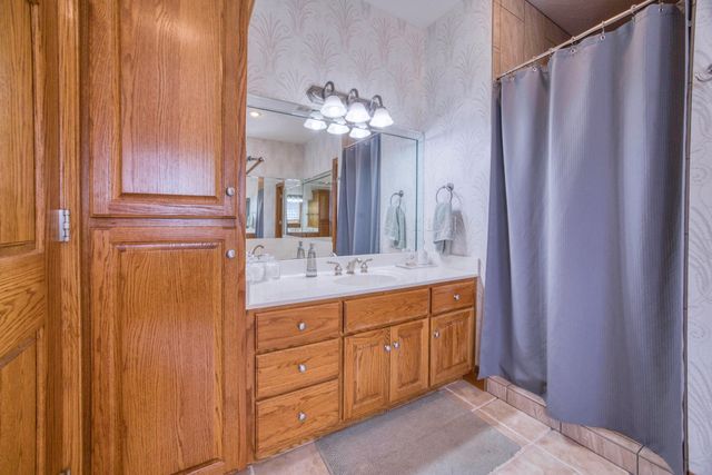 4825 S Sydney Avenue, Springfield, MO 65810