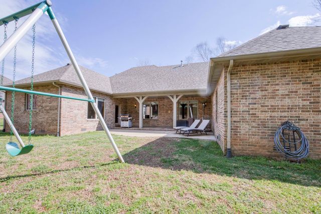 4825 S Sydney Avenue, Springfield, MO 65810