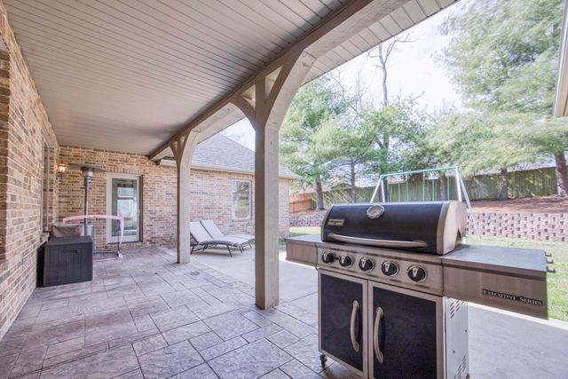 4825 S Sydney Avenue, Springfield, MO 65810