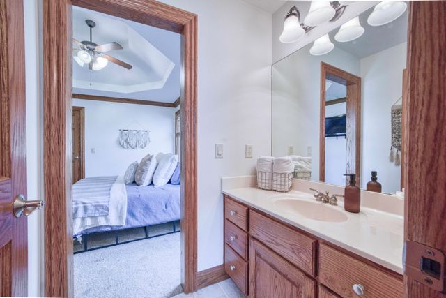 4825 S Sydney Avenue, Springfield, MO 65810