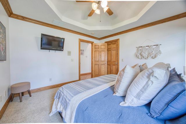 4825 S Sydney Avenue, Springfield, MO 65810