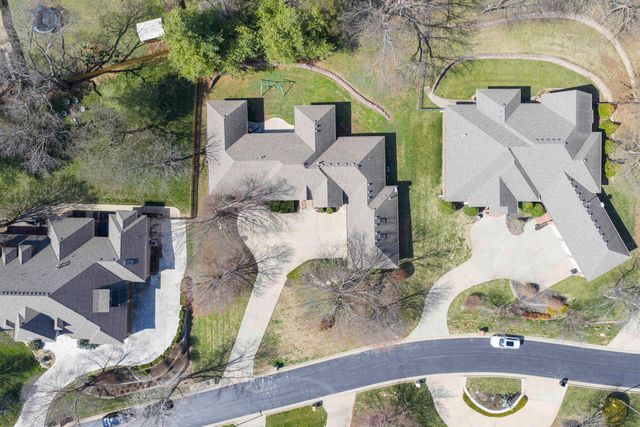 4825 S Sydney Avenue, Springfield, MO 65810