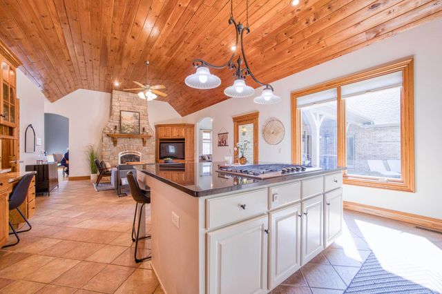 4825 S Sydney Avenue, Springfield, MO 65810