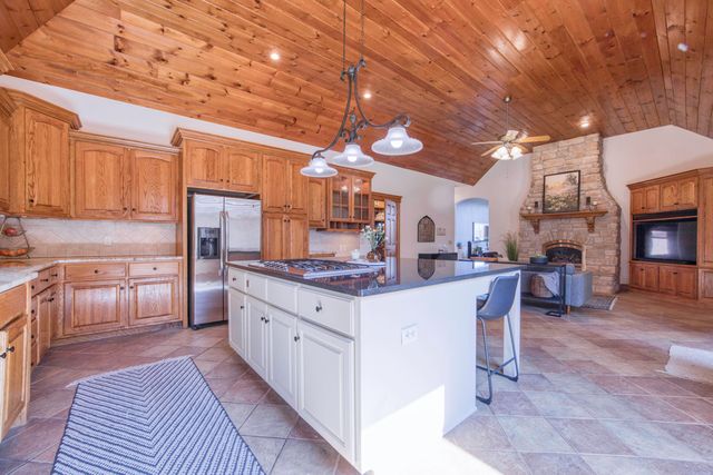 4825 S Sydney Avenue, Springfield, MO 65810