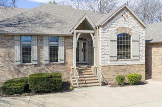 4825 S Sydney Avenue, Springfield, MO 65810