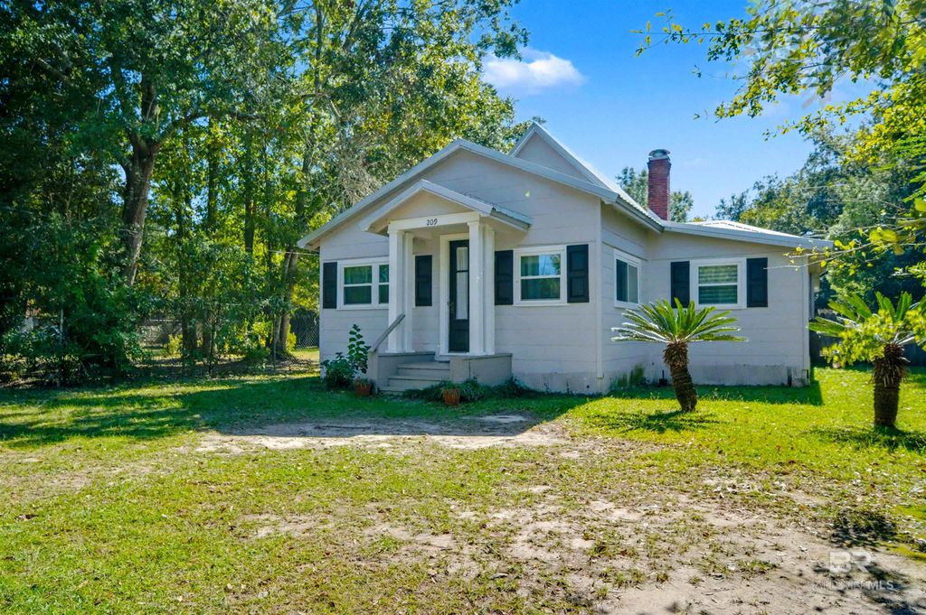 209 W Magnolia Avenue, Foley, AL 36535