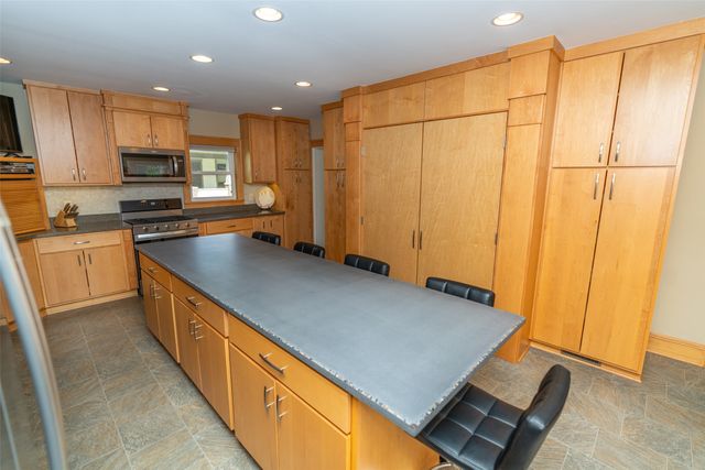 302 W Court Avenue, Winterset, IA 50273