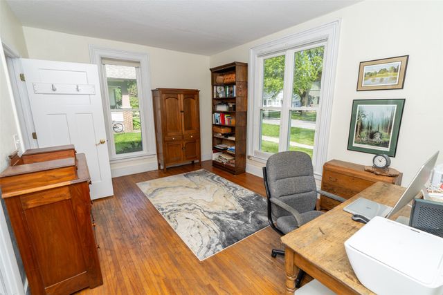 302 W Court Avenue, Winterset, IA 50273