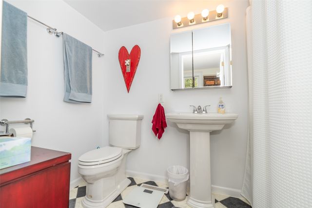 302 W Court Avenue, Winterset, IA 50273