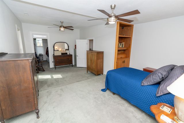 302 W Court Avenue, Winterset, IA 50273