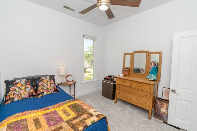 302 W Court Avenue, Winterset, IA 50273