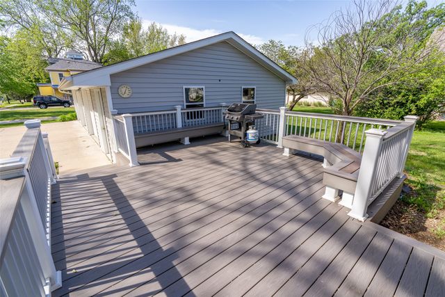 302 W Court Avenue, Winterset, IA 50273