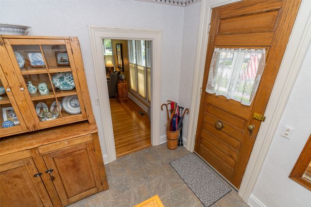 302 W Court Avenue, Winterset, IA 50273