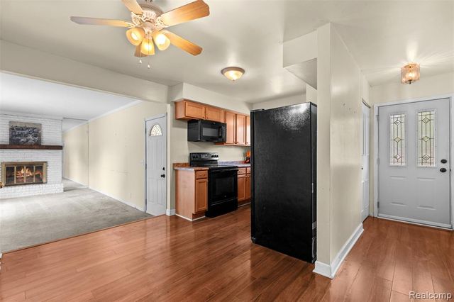 35379 Lucinda Drive, Clinton Township, MI 48035