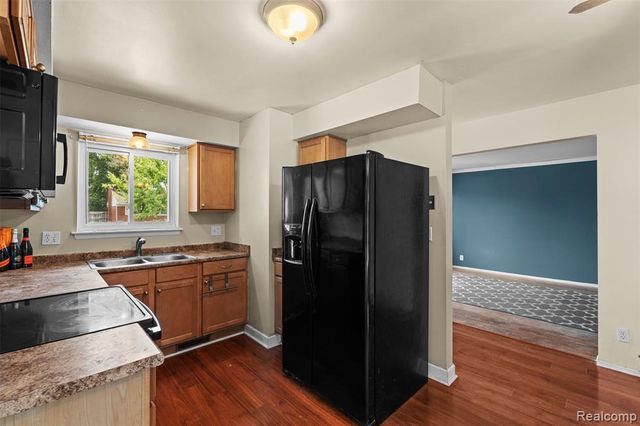 35379 Lucinda Drive, Clinton Township, MI 48035