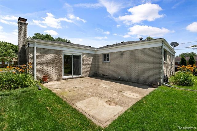 35379 Lucinda Drive, Clinton Township, MI 48035