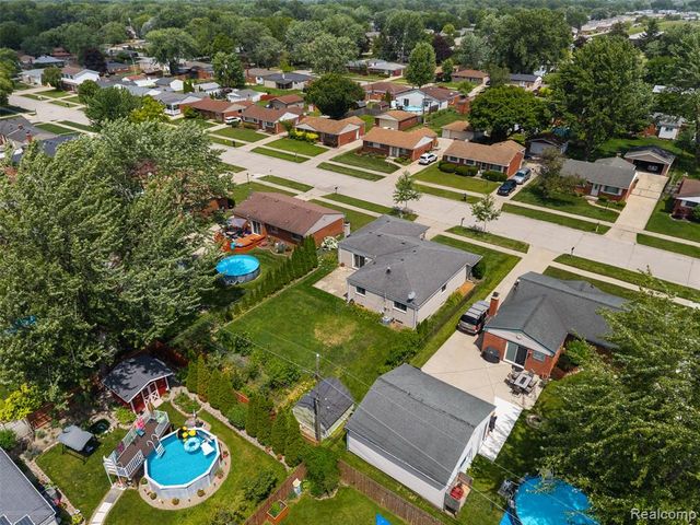 35379 Lucinda Drive, Clinton Township, MI 48035