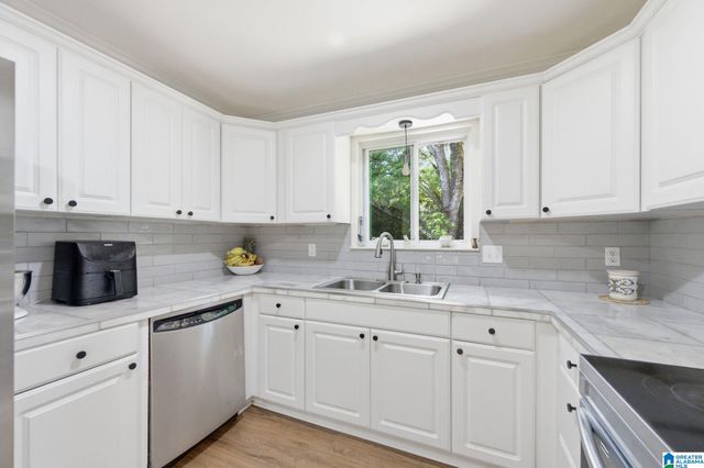 440 20TH COURT NE, Center Point, AL 35215