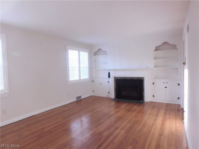 584 Eastland Road, Berea, OH 44017