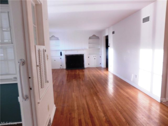 584 Eastland Road, Berea, OH 44017