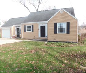 584 Eastland Road, Berea, OH 44017