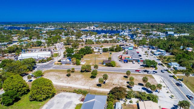 4878 SE Commerce Avenue, Stuart, FL 34997