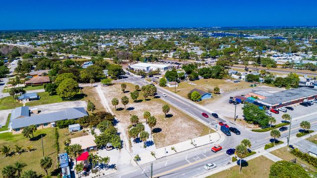 4878 SE Commerce Avenue, Stuart, FL 34997