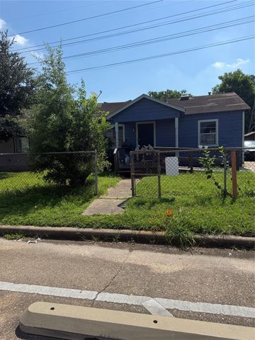 3818 Hardy Street, Houston, TX 77009