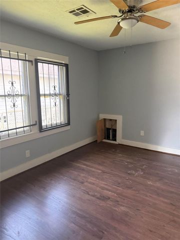 3818 Hardy Street, Houston, TX 77009