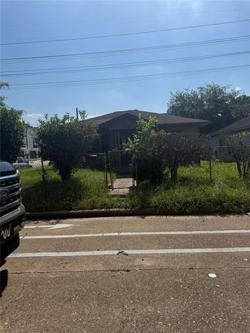 3818 Hardy Street, Houston, TX 77009