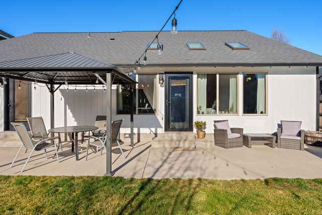 20017 Voltera Place, Bend, OR 97702