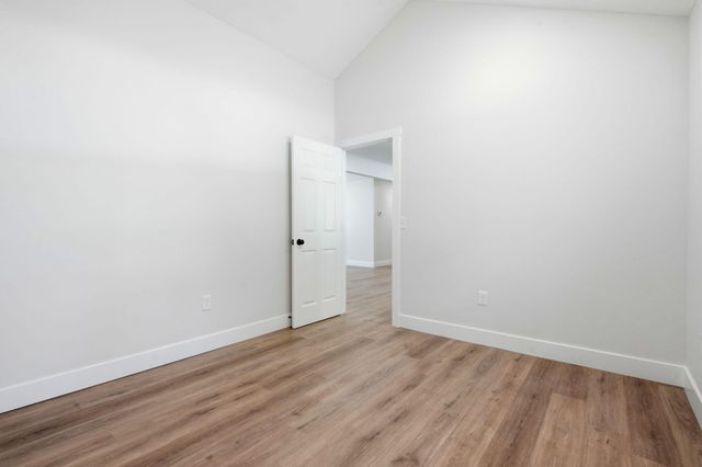 1524 S Charing Avenue, Springfield, MO 65809