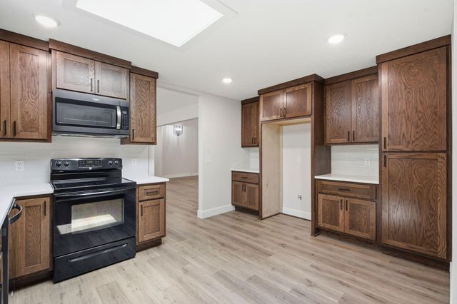 1524 S Charing Avenue, Springfield, MO 65809