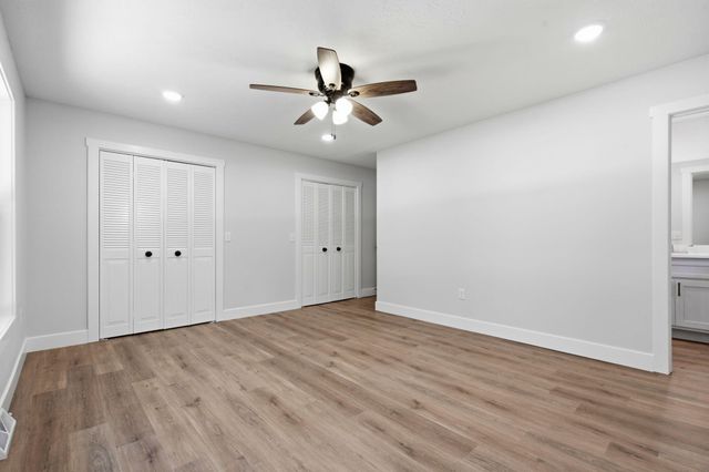 1524 S Charing Avenue, Springfield, MO 65809