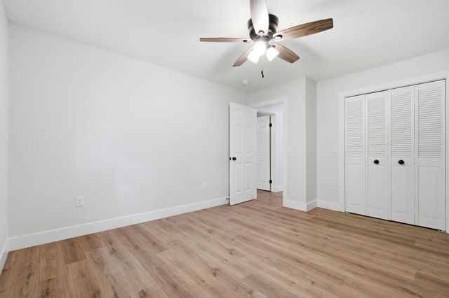1524 S Charing Avenue, Springfield, MO 65809