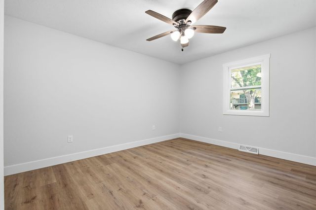 1524 S Charing Avenue, Springfield, MO 65809