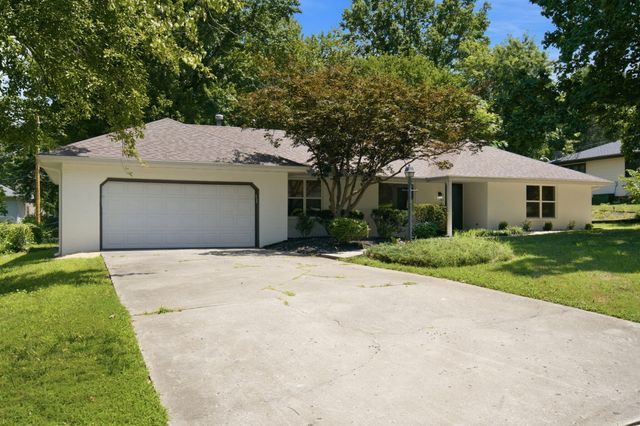 1524 S Charing Avenue, Springfield, MO 65809