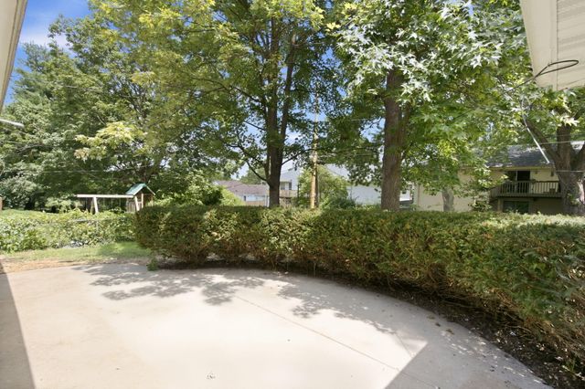 1524 S Charing Avenue, Springfield, MO 65809