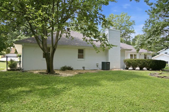 1524 S Charing Avenue, Springfield, MO 65809