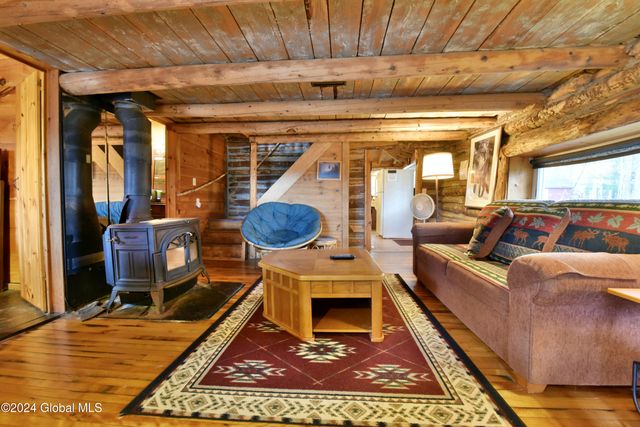 2 Mountain Street, Greenfield, NY 12850